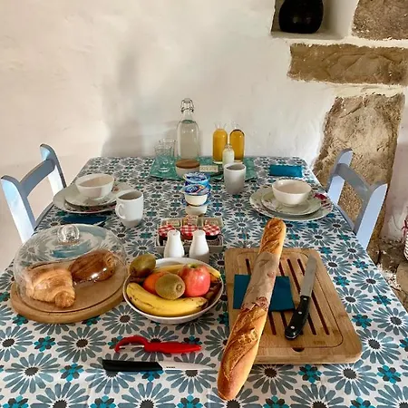 Le Bas Chesnay D'hotes En Poiraie Bed & Breakfast