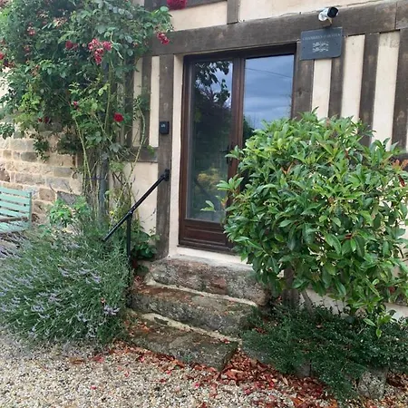 Bed & Breakfast Le Bas Chesnay D'hotes En Poiraie 3*